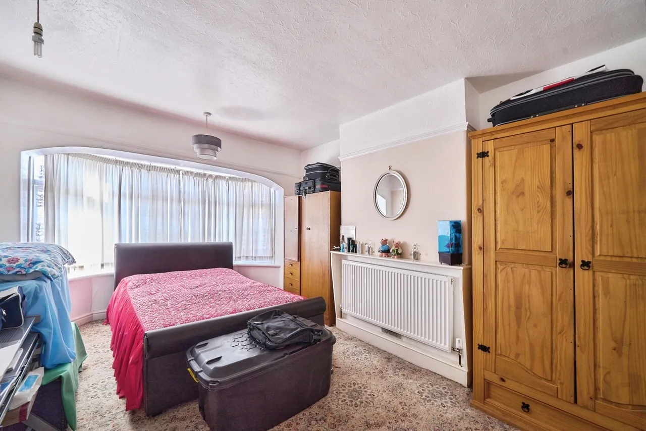 Herent Drive, Ilford, IG5, photo 12