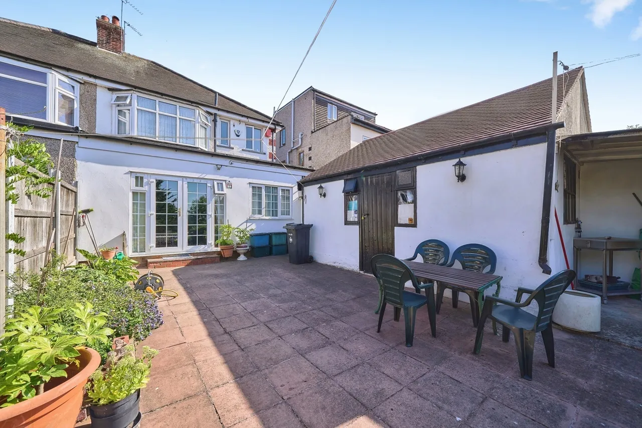 Herent Drive, Ilford, IG5, photo 19