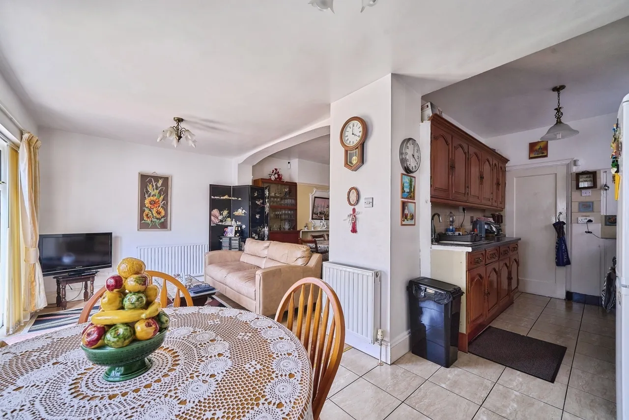 Herent Drive, Ilford, IG5, photo 9