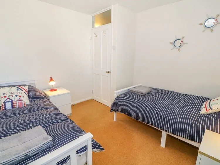 Ffordd Hebog, Y Felinheli, LL56, photo 6