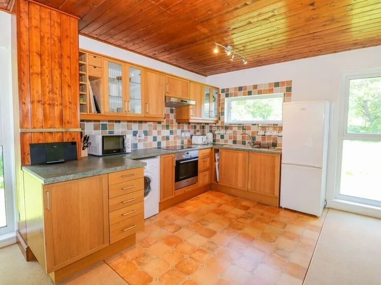 Ffordd Hebog, Y Felinheli, LL56, photo 4