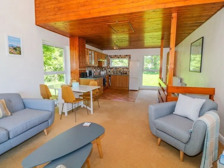 Ffordd Hebog, Y Felinheli, LL56, photo 3