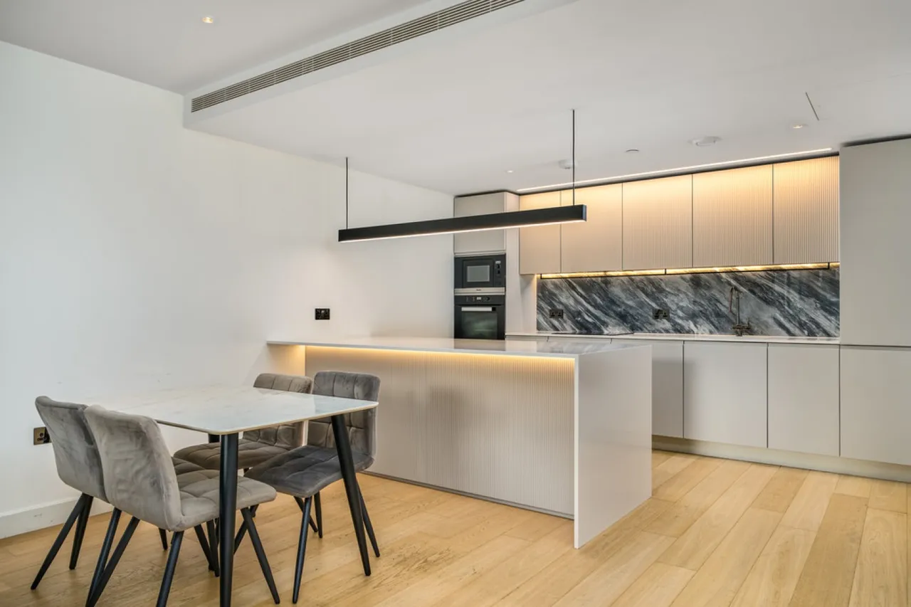 2 bed flat for sale, White City Living, London, W12