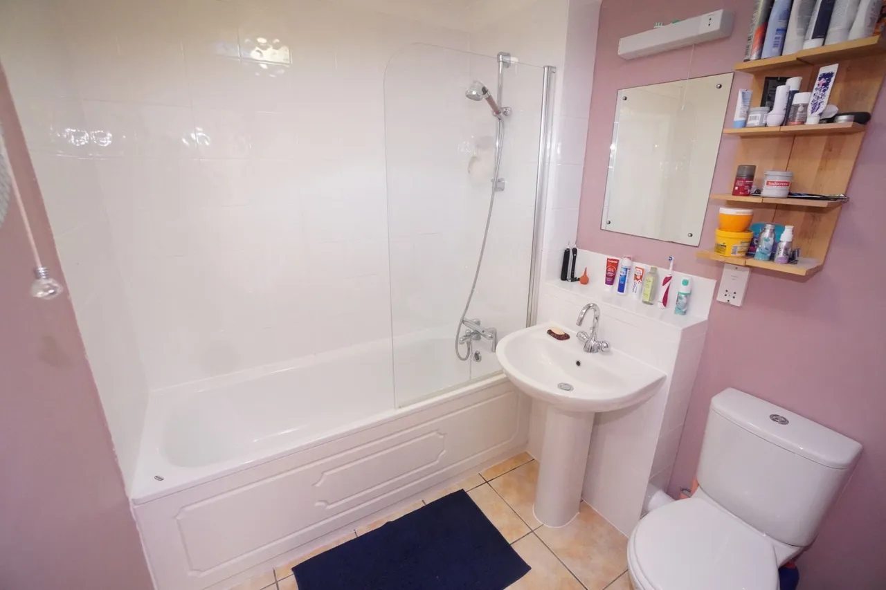 Conifer Rise, High Wycombe, HP12, photo 5