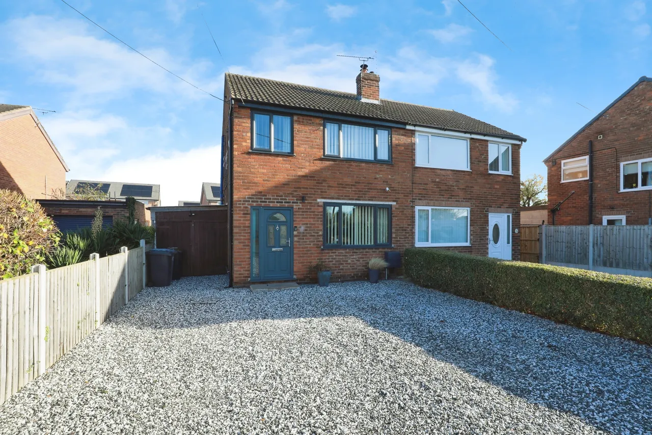 3 bed house for sale — Broughton Road, Crewe