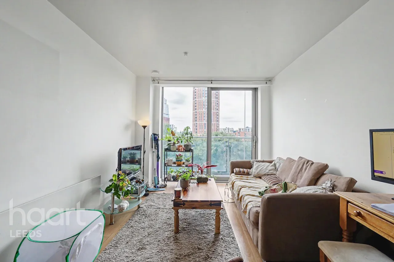 2 bed flat for sale, Whitehall Quay, Leeds, LS1