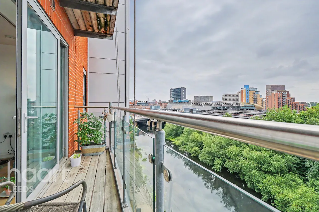 Whitehall Quay, Leeds, LS1, photo 3