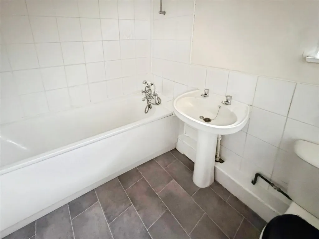 Station Road, Desborough, photo 7