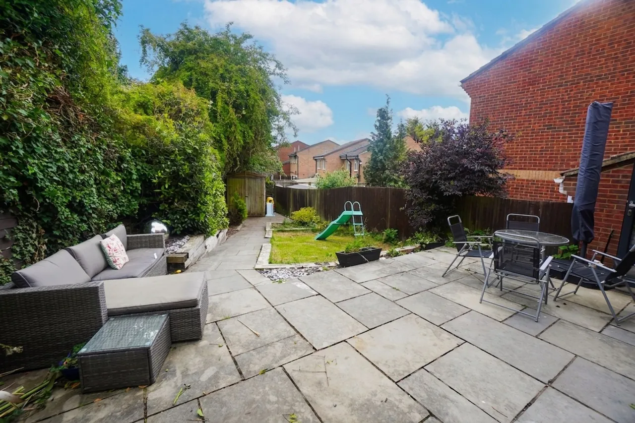 Nicholas Gardens, High Wycombe, HP13, photo 10