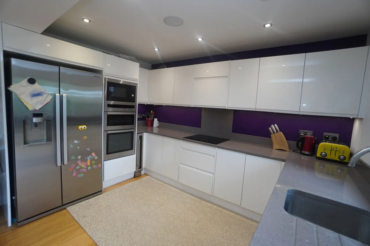 Nicholas Gardens, High Wycombe, HP13, photo 4