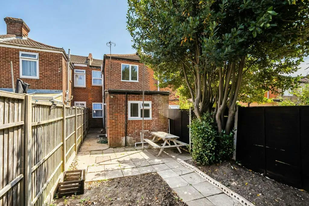 Clarendon Road, Southampton, SO16, photo 10