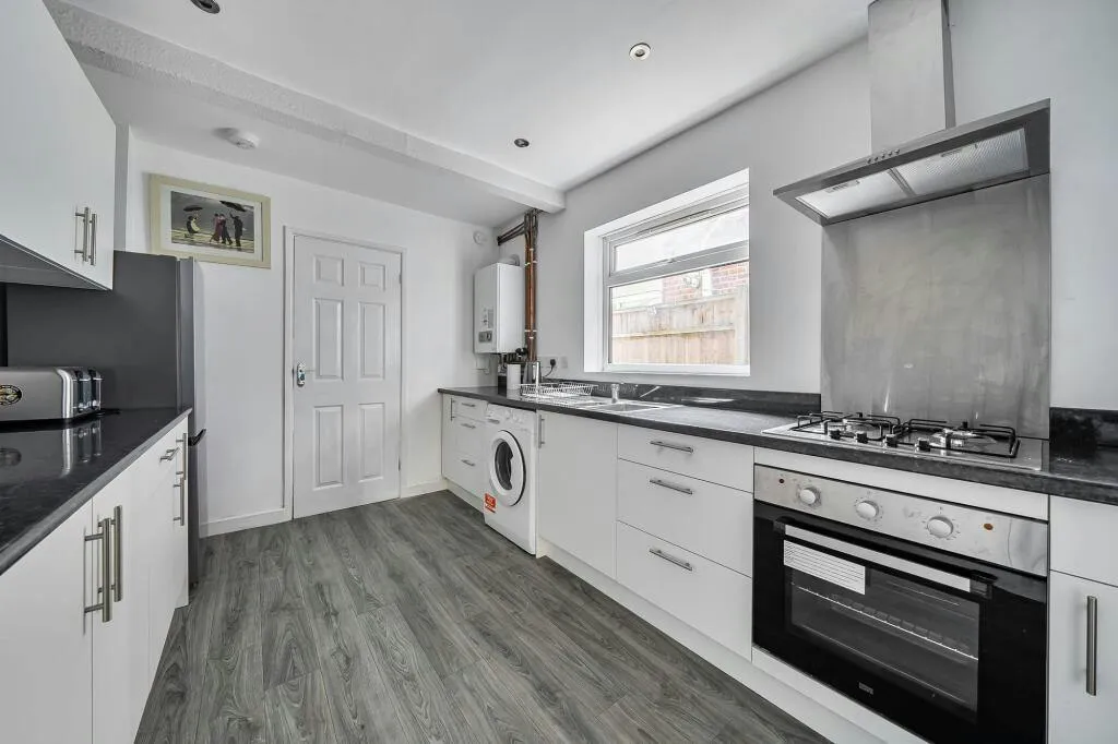 Clarendon Road, Southampton, SO16, photo 4