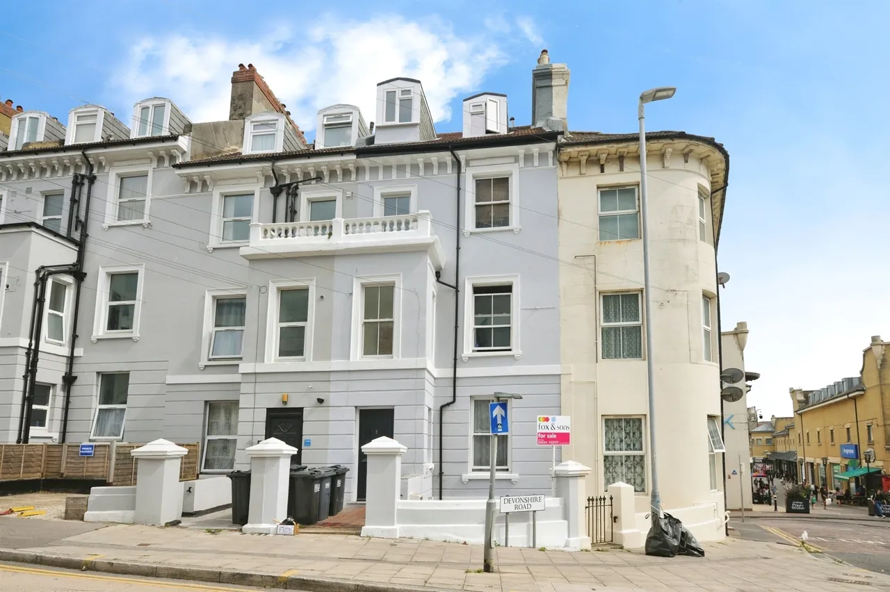 2 bed flat for sale — Devonshire Road, Hastings