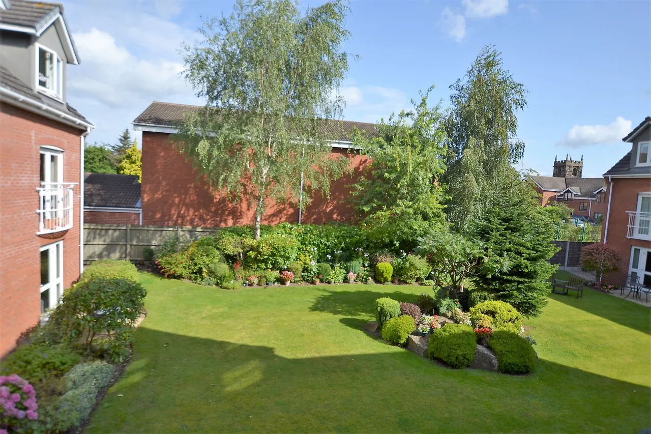 Lovell Court Parkway, Crewe, photo 10