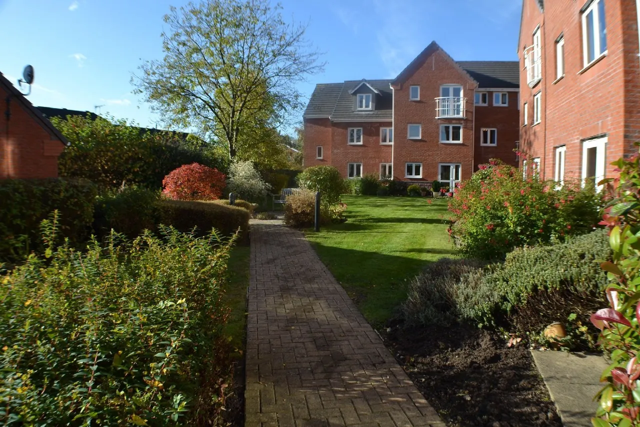 Lovell Court Parkway, Crewe, photo 8