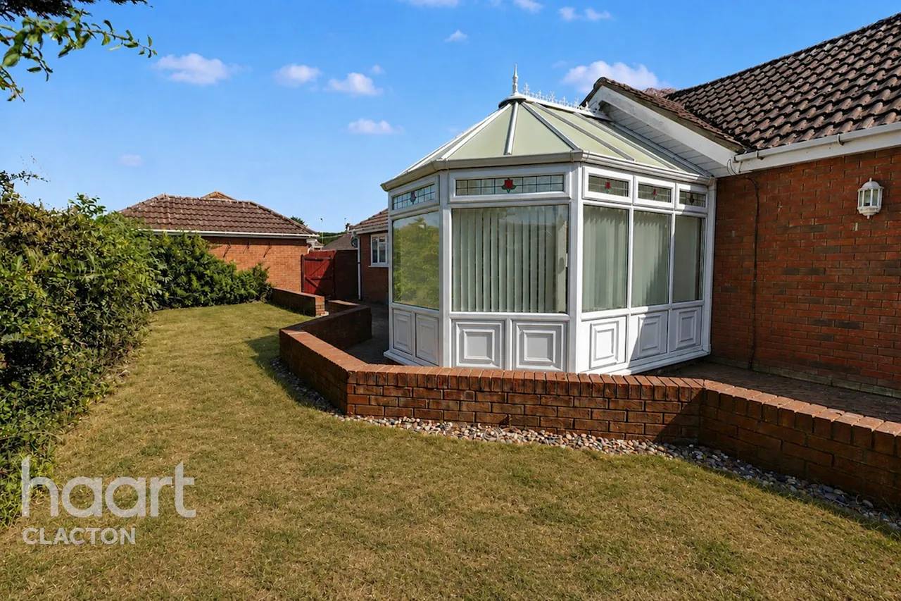 St Johns Gardens, Clacton-On-Sea, CO15, photo 12