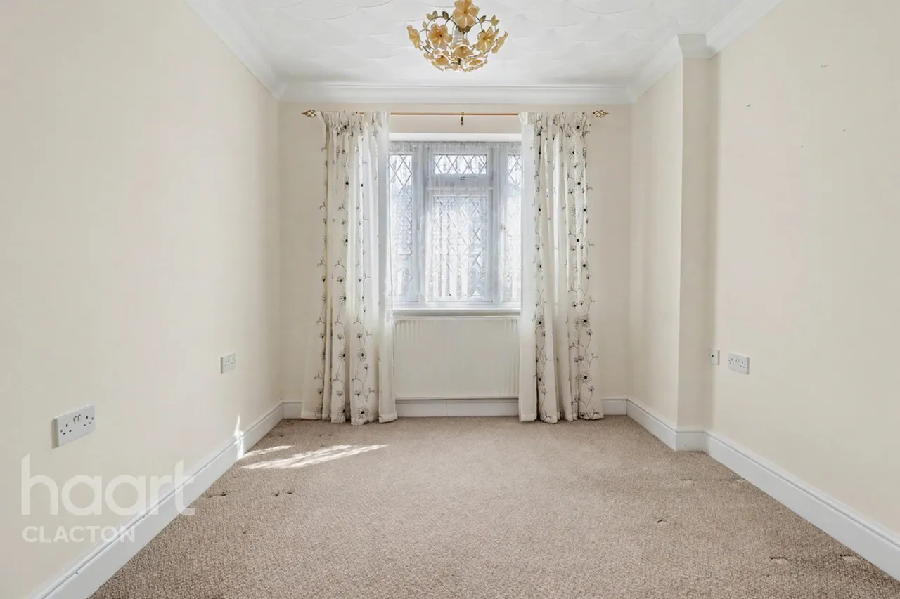 St Johns Gardens, Clacton-On-Sea, CO15, photo 9