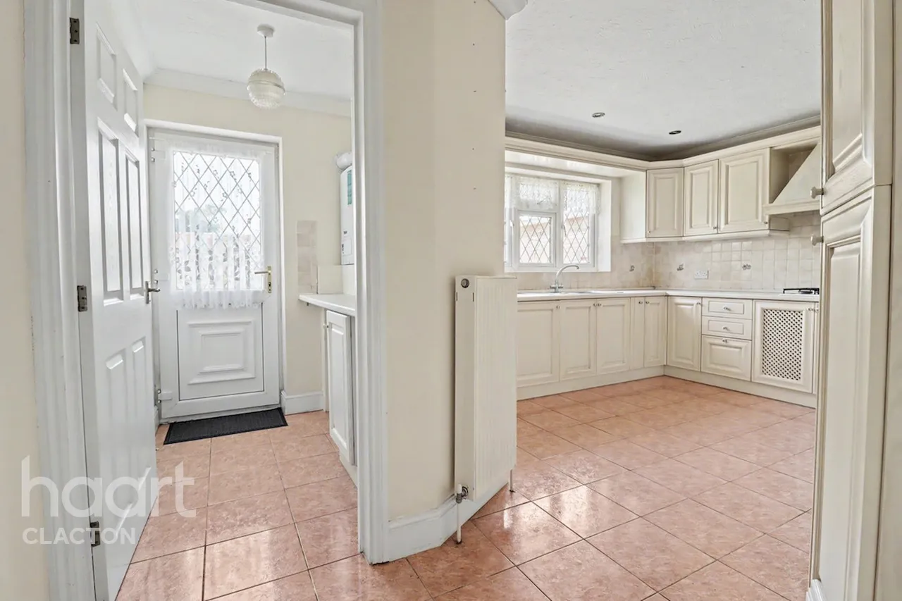 St Johns Gardens, Clacton-On-Sea, CO15, photo 4