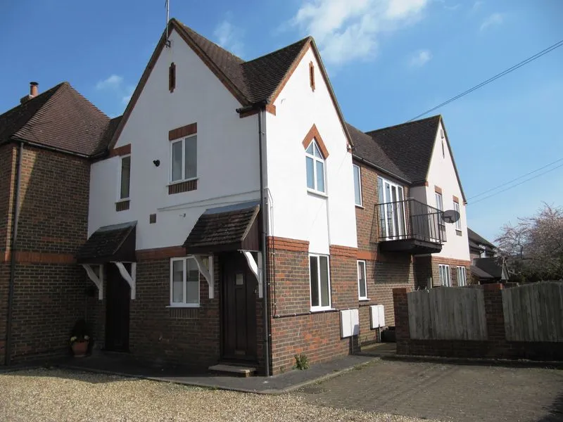 2 bed flat to rent — Victoria Court, Marlow SL7 1DR