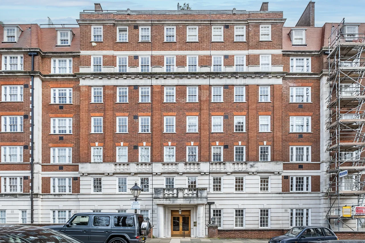Duchess Of Bedfords Walk, London, W8, photo 6