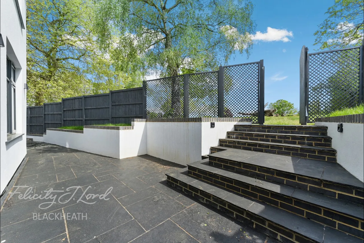 Cleanthus Road, London, photo 25