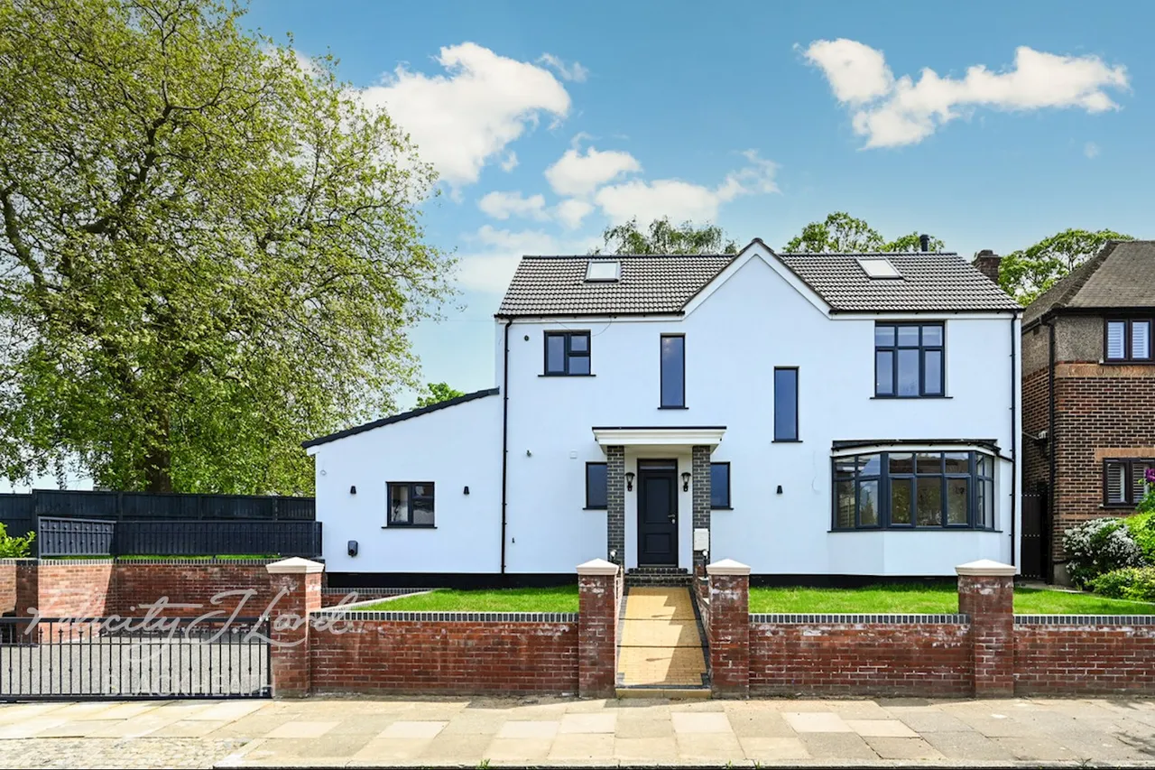 Cleanthus Road, London, photo 32