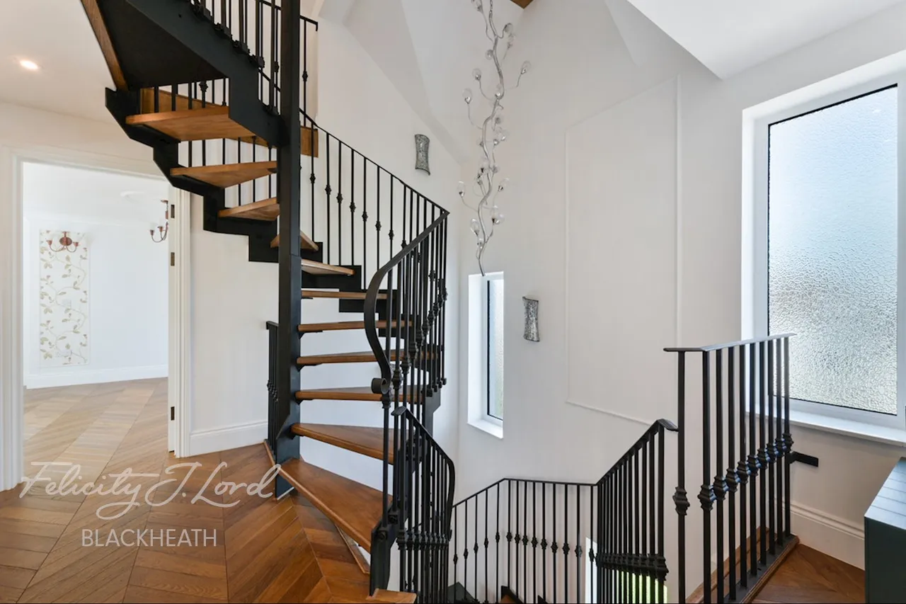 Cleanthus Road, London, photo 22