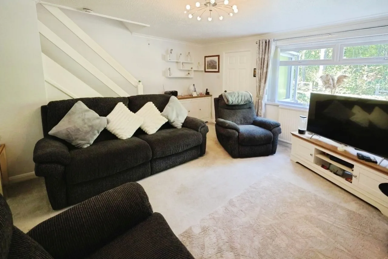 Scargill Drive, DL16, photo 3