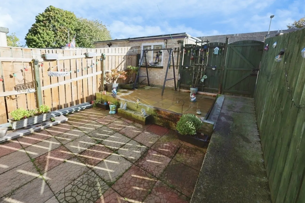 Scargill Drive, DL16, photo 13