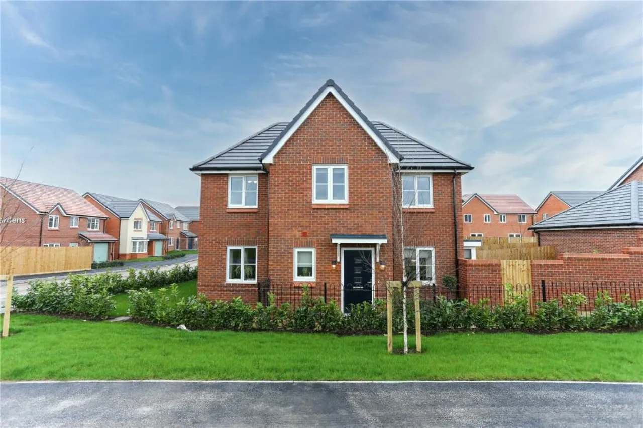 4 bed property for sale, Sydney Road, Crewe
