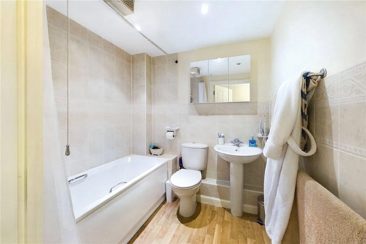 Benham Drive, Spencers Wood, RG7, photo 5