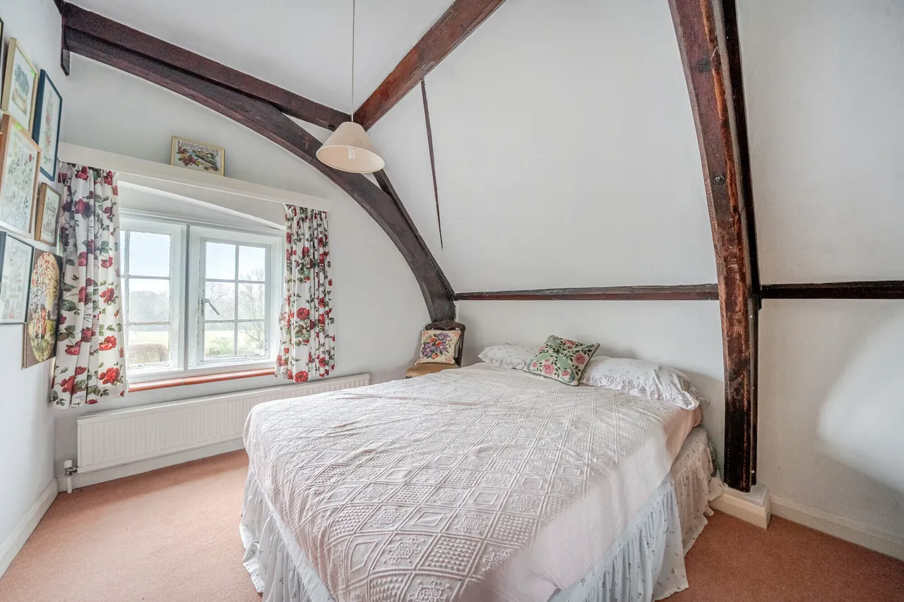 School Hill, Warnham, RH12, photo 10
