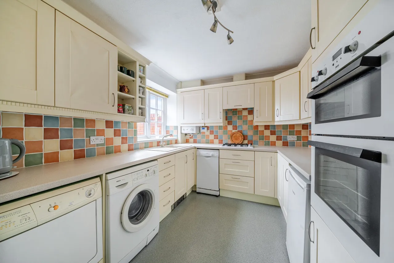 School Hill, Warnham, RH12, photo 4