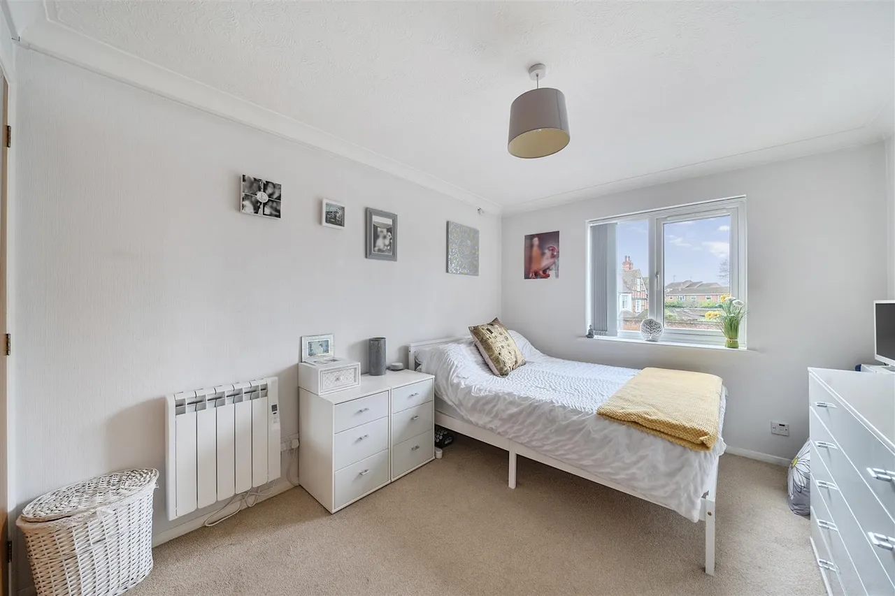 Reading Road, Wokingham, RG41, photo 8