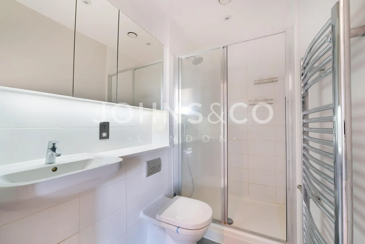 Baltic Avenue, Brentford, TW8, photo 11