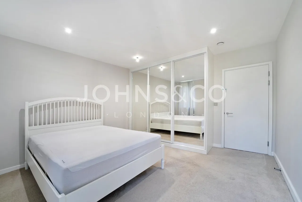 Baltic Avenue, Brentford, TW8, photo 4
