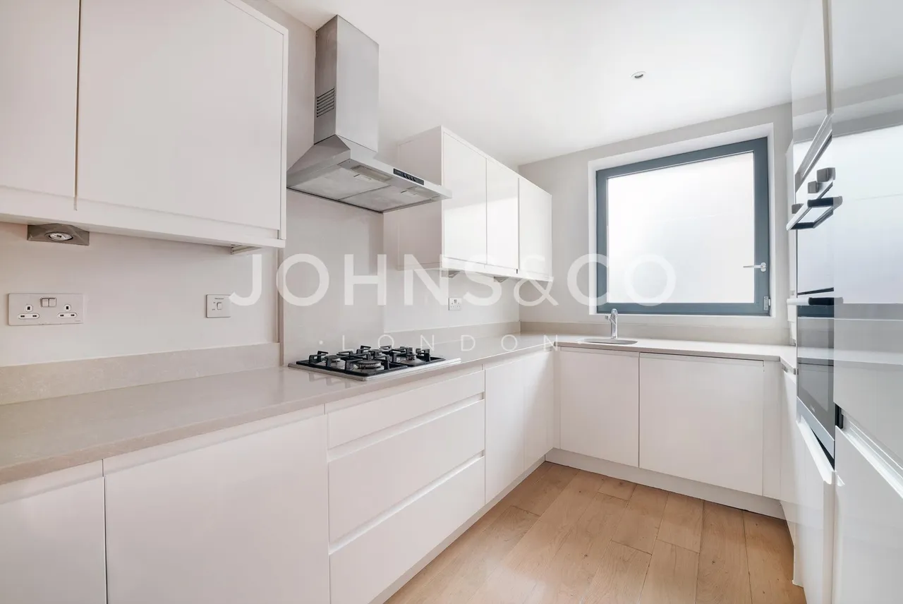 Baltic Avenue, Brentford, TW8, photo 3