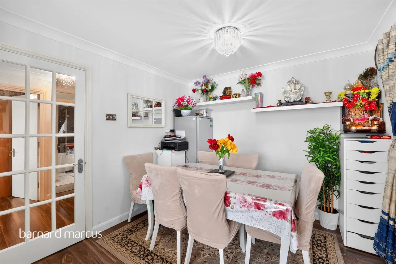 Pacific Close, Feltham, TW14, photo 5