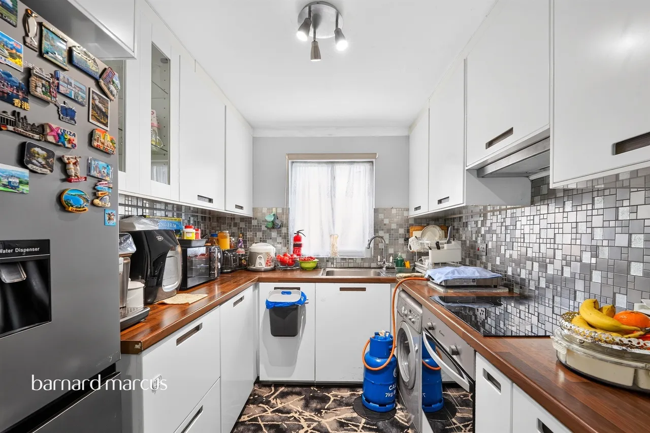 Pacific Close, Feltham, TW14, photo 2