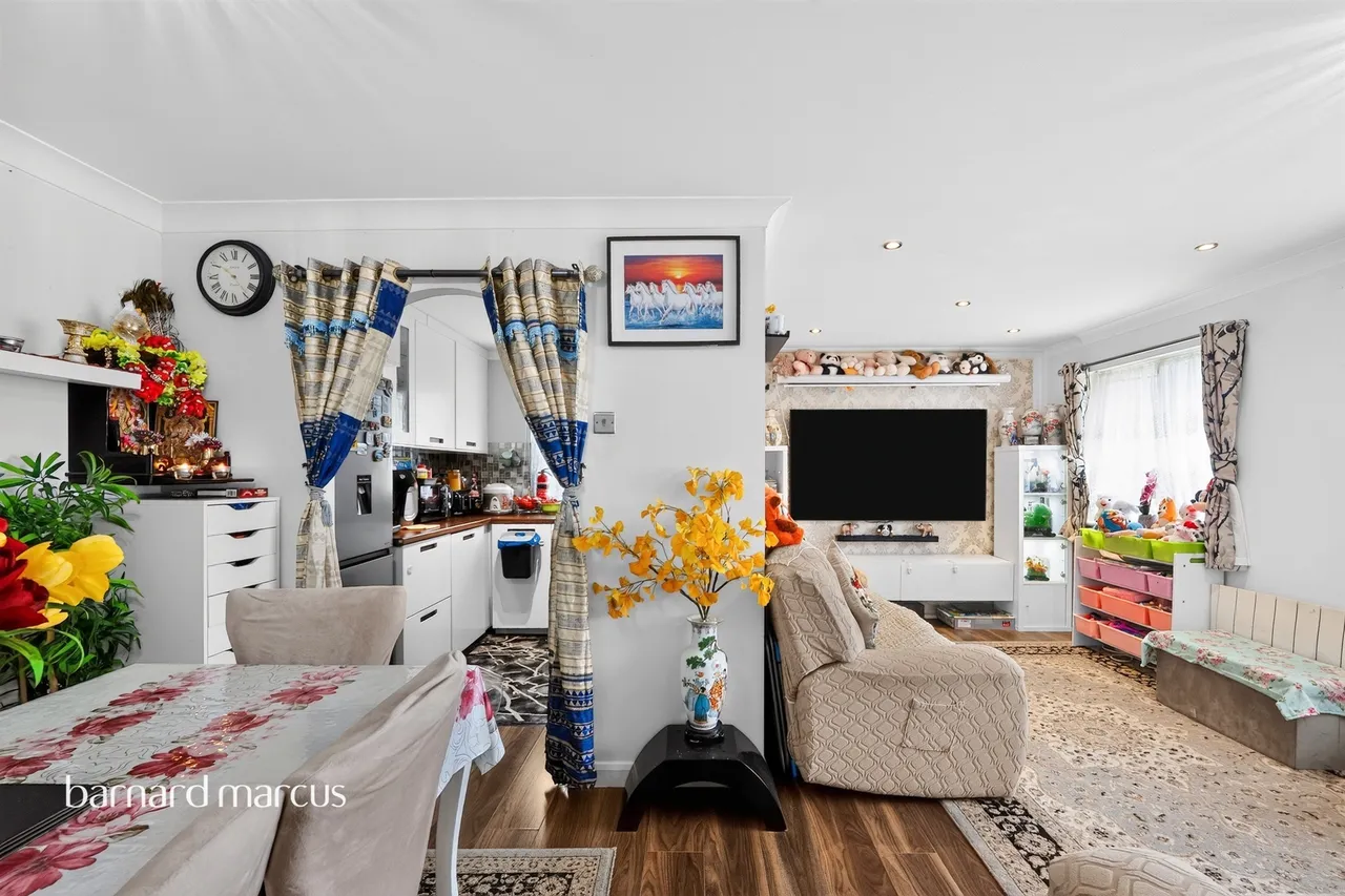 Pacific Close, Feltham, TW14, photo 3