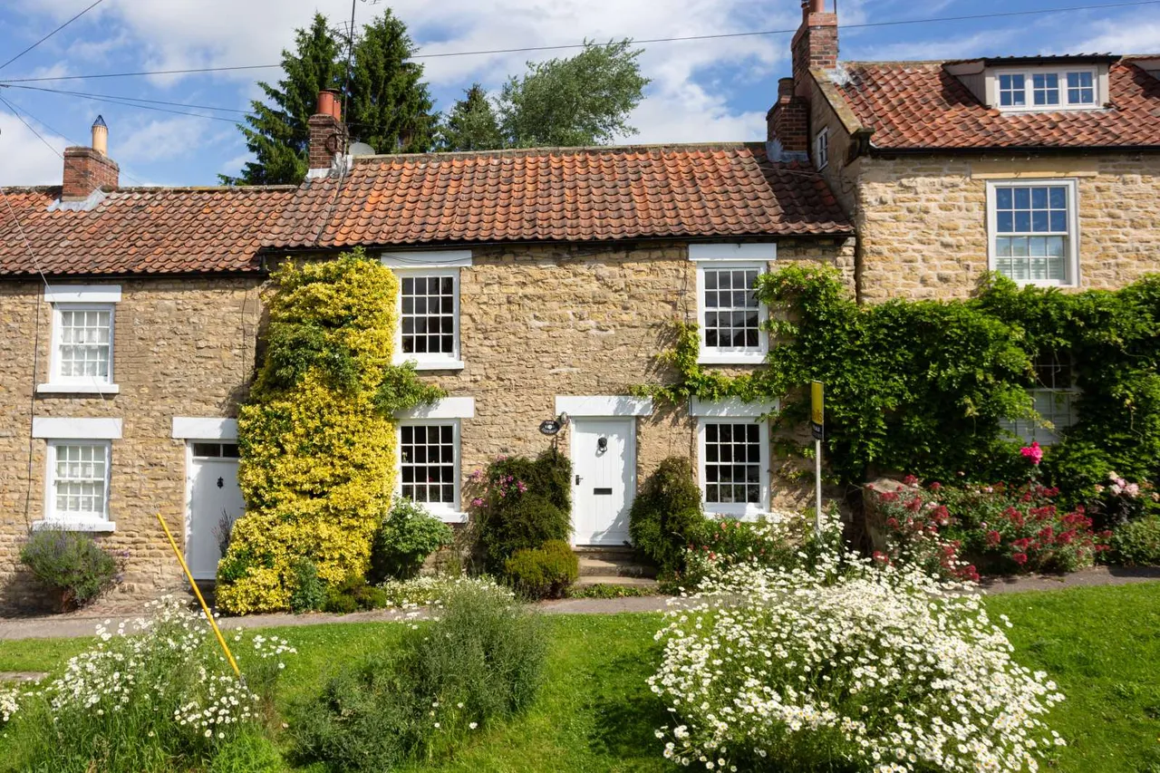 3 bed house for sale, West End, Ampleforth, YO62