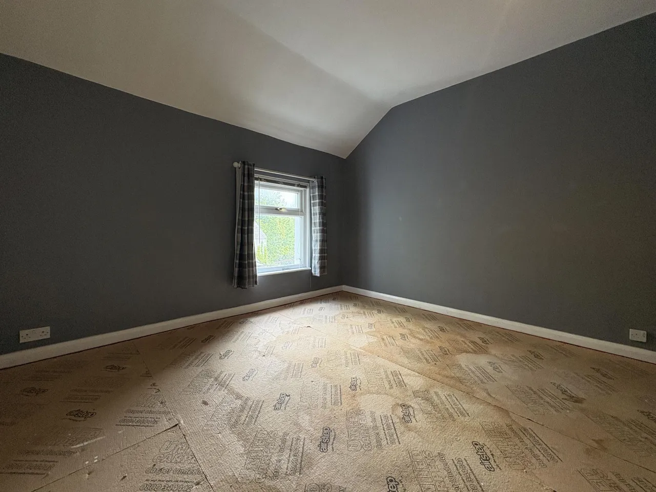 Gutterhill, Johnstown, LL14, photo 12