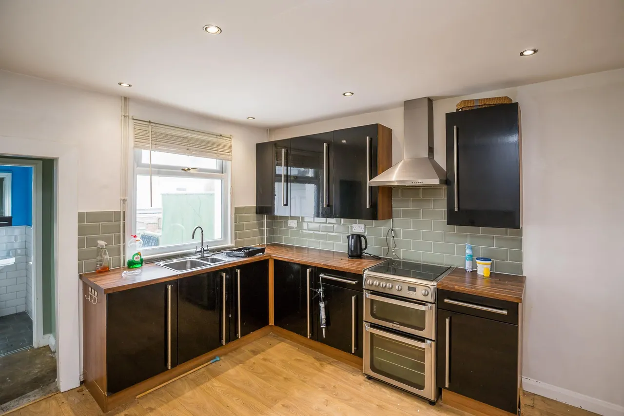 Gutterhill, Johnstown, LL14, photo 3
