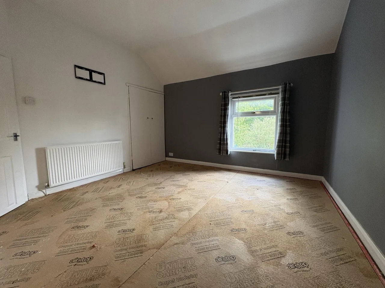 Gutterhill, Johnstown, LL14, photo 13