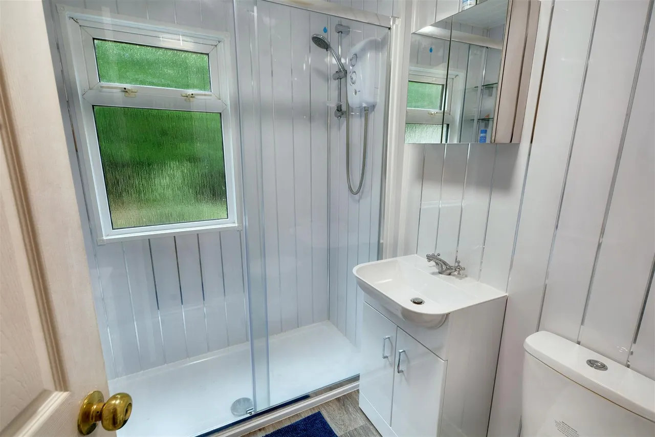 Barnsley Close, Killarney Park, NG6, photo 6