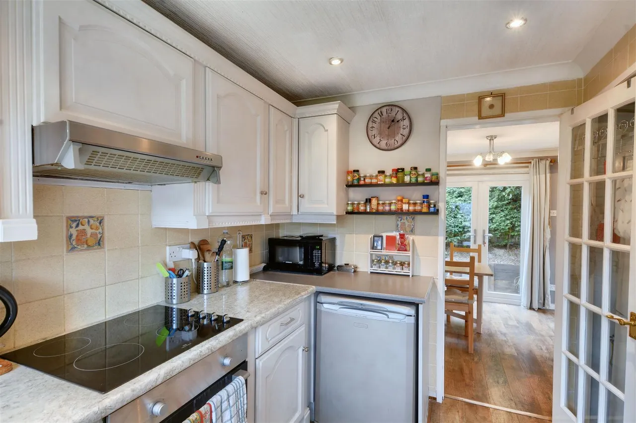 Barnsley Close, Killarney Park, NG6, photo 10