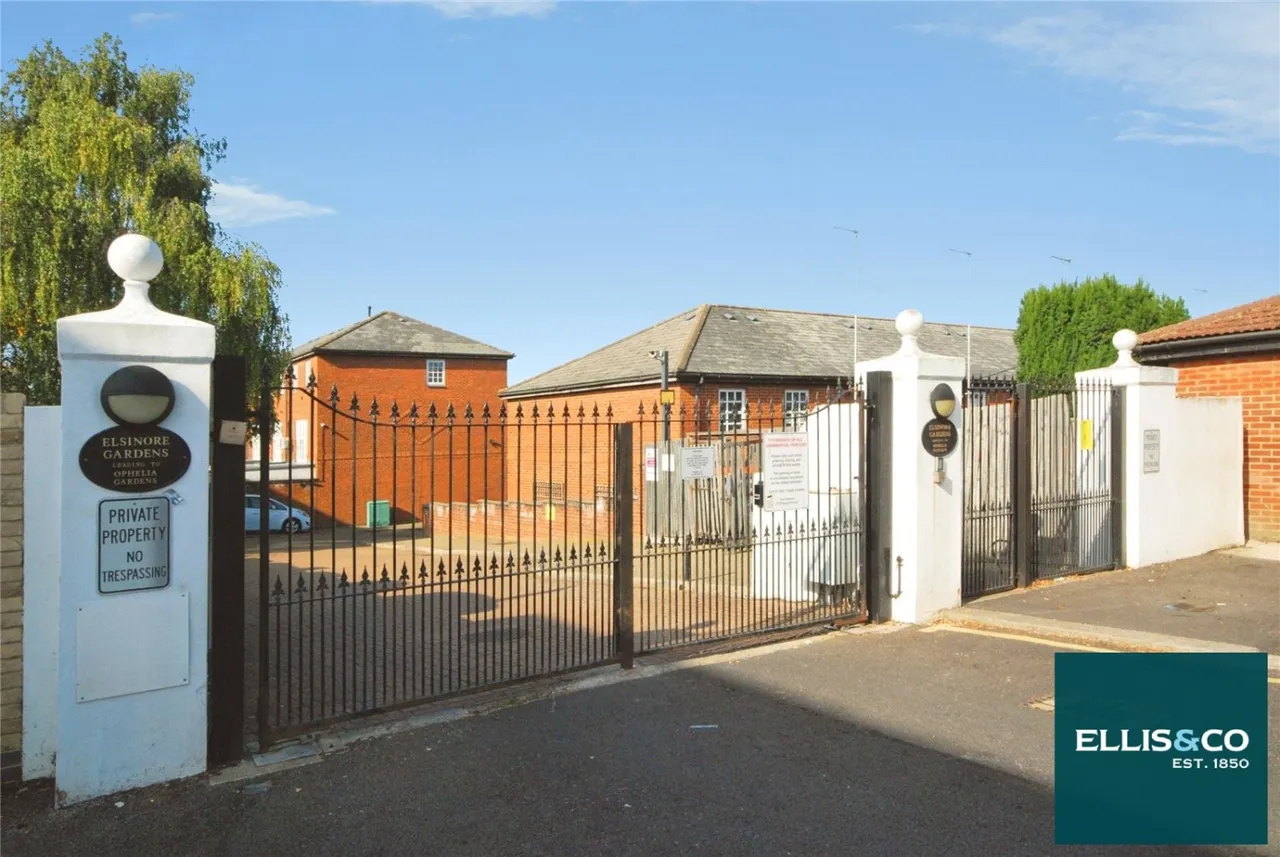 Elsinore Gardens, Childs Hill, NW2, photo 17