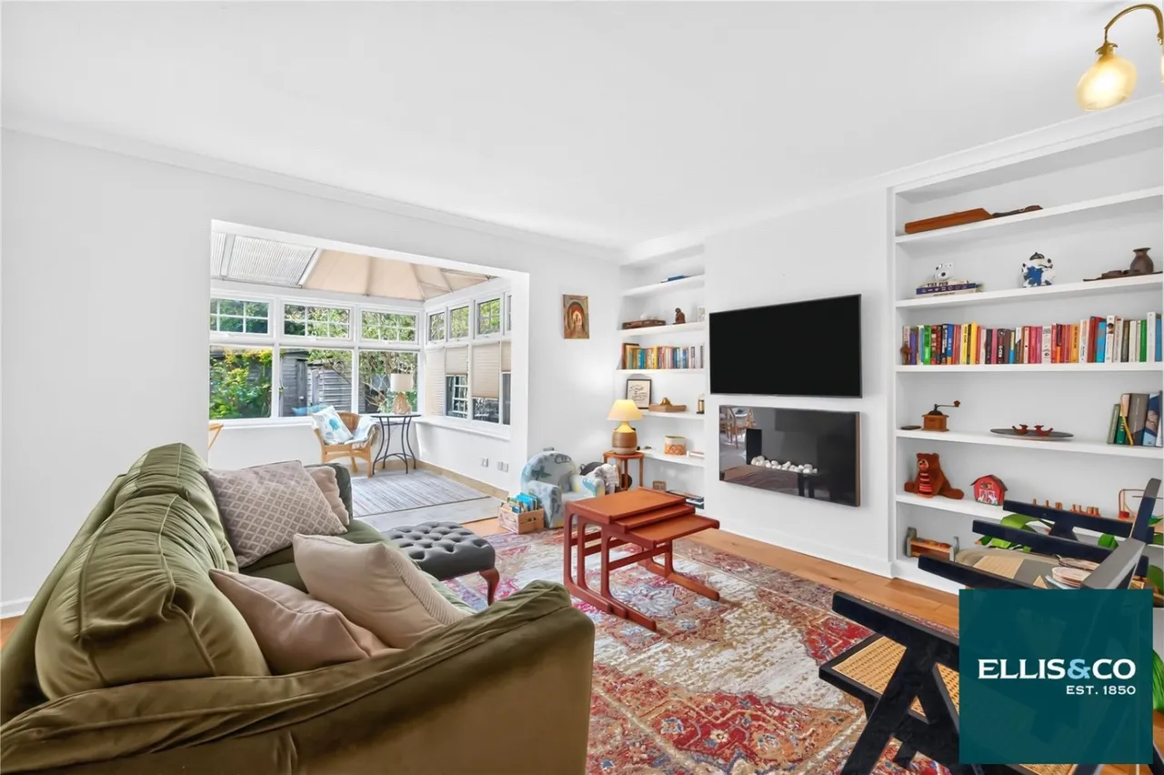 4 bed house for sale, Elsinore Gardens, Childs Hill, NW2