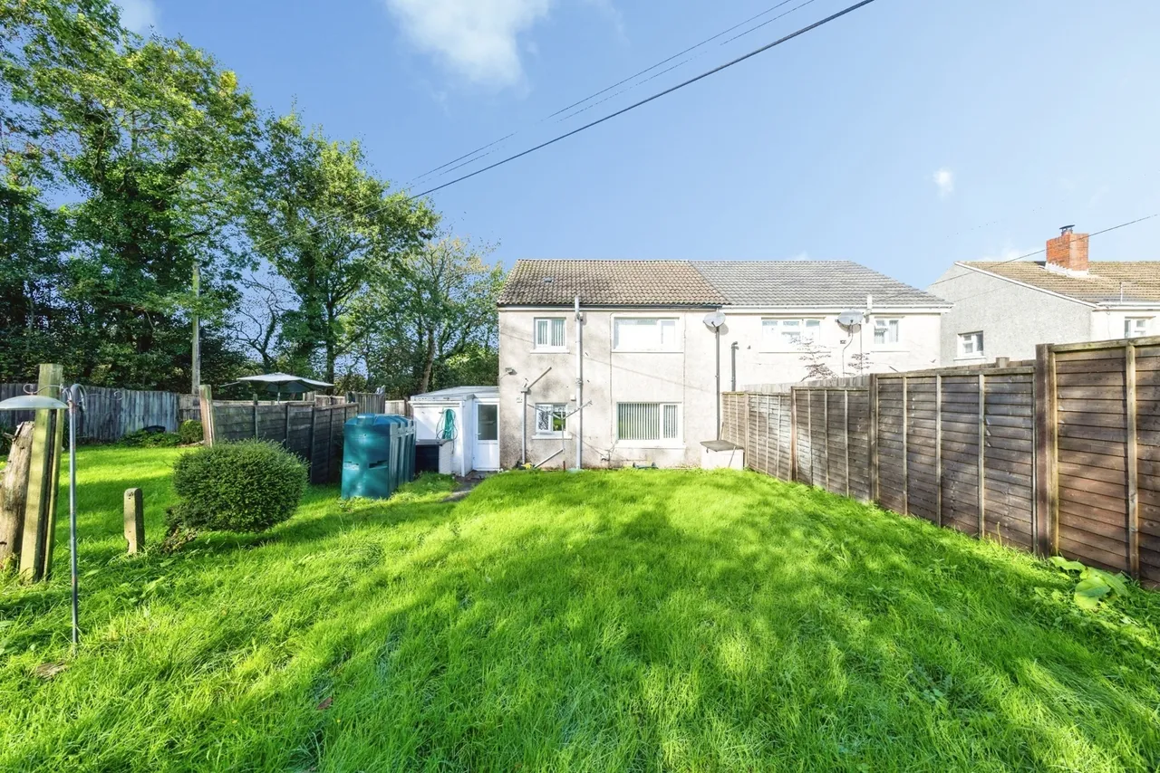 Maes Y Wern, Carway, SA17, photo 3