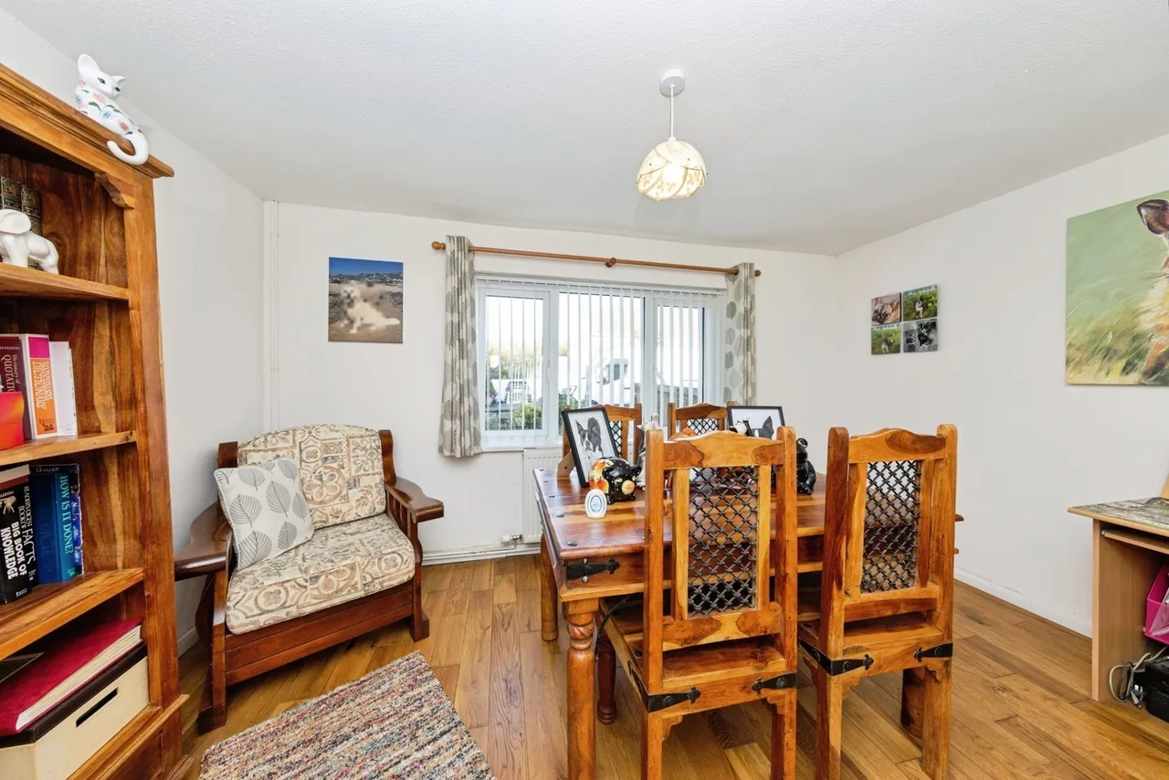 Maes Y Wern, Carway, SA17, photo 7